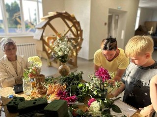 Юные флористы создали волшебные букеты на День флористики в Староисаковском доме культуры