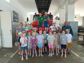 Экскурсия в Пожарную Часть: Дети Узнали О Профессии Спасателя