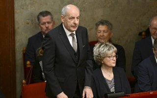 Президент Венгрии Ушел в Отставку: Что Это Значит для Страны?