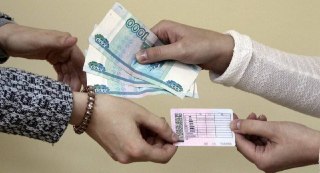 Водительские права аннулированы за взятку в Лениногорске
