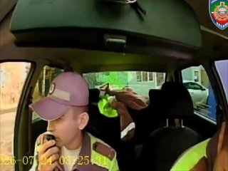 Полицейские экстренно доставили будущих родителей в роддом