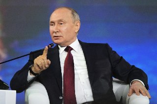 70% россиян доверяют Путину: результаты нового опроса